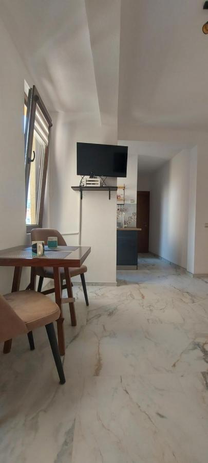 Atonika Apartments Bitola Bagian luar foto